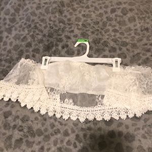 EMBROIDERED FLORAL PRINT OFF-SHOULDER CROP TOP